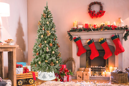 Tree Skirt - Reindeers & Trees